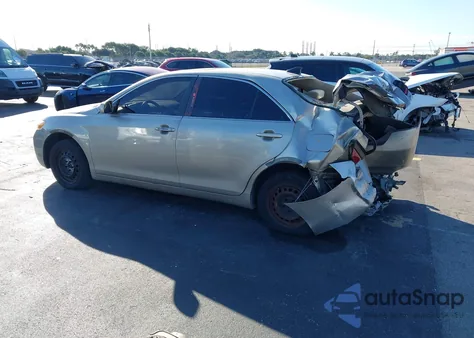 2007 Toyota Camry Le z USA, uszkodzony, nr VIN 4T1BE46K07U102696